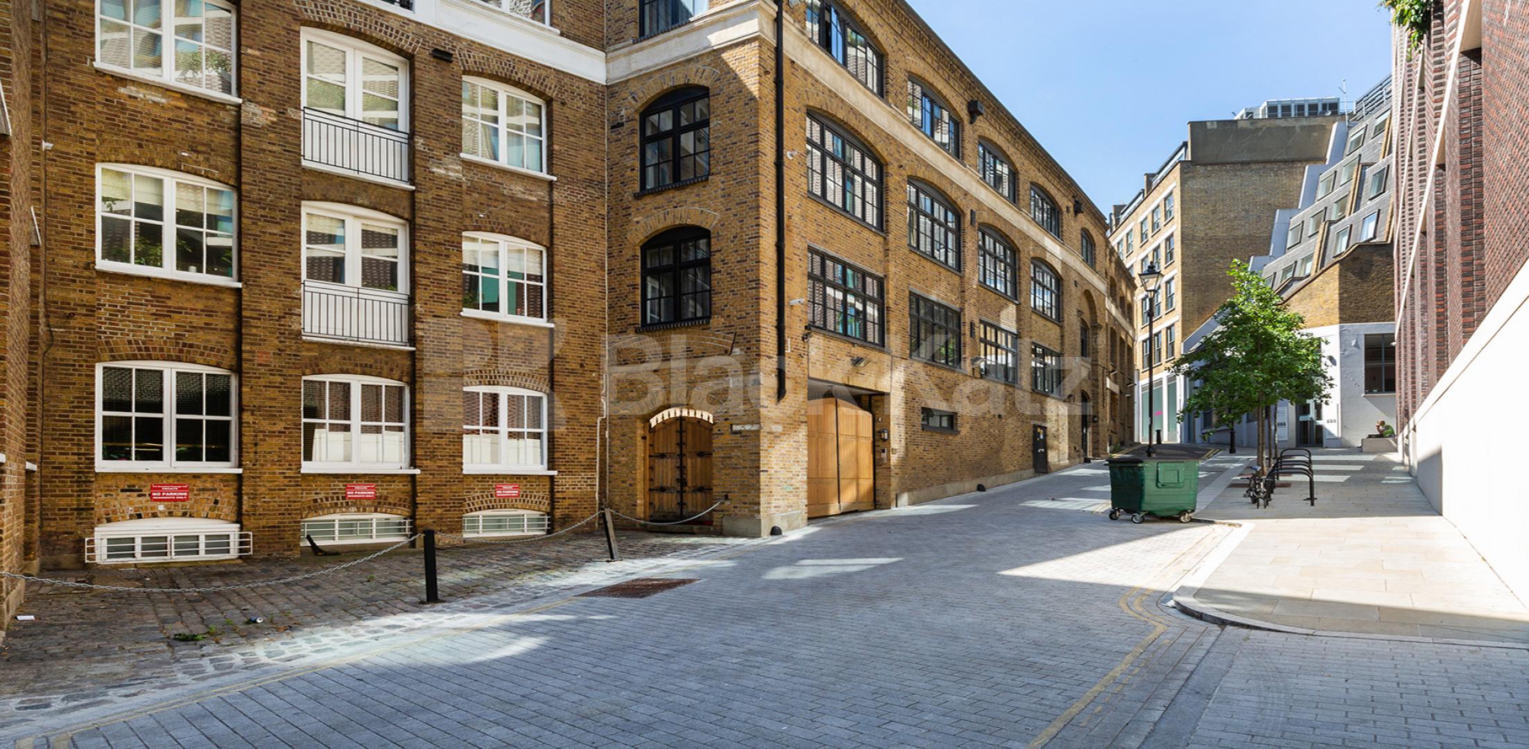 			WAREHOUSE CONVERSION, 2 Bedroom, 1 bath, 1 reception Apartment			 Crawford Passage EC1R, FARRINGDON / HOLBORN